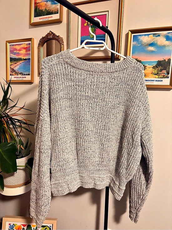 Roots Sweaters - Roots Gray Crew Neck Sweater Like New